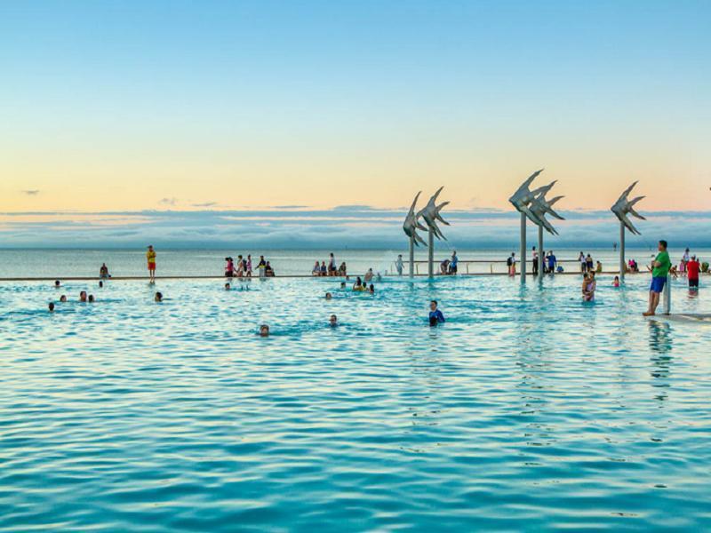 Half Moon Bay Resort Cairns Exteriör bild